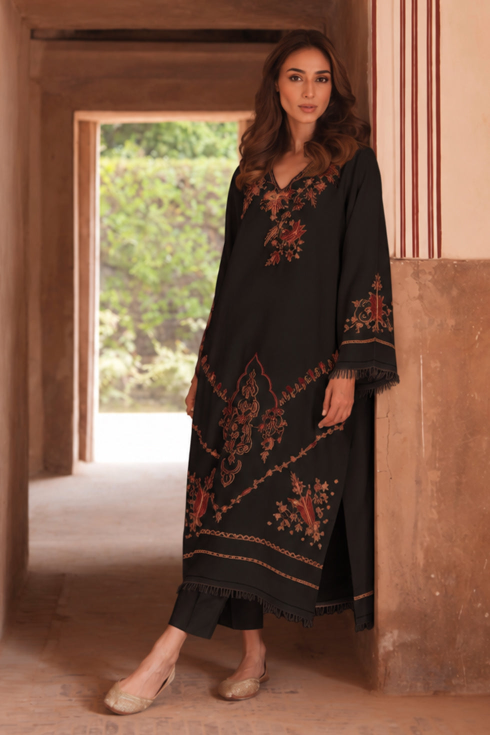Nazneen - Black